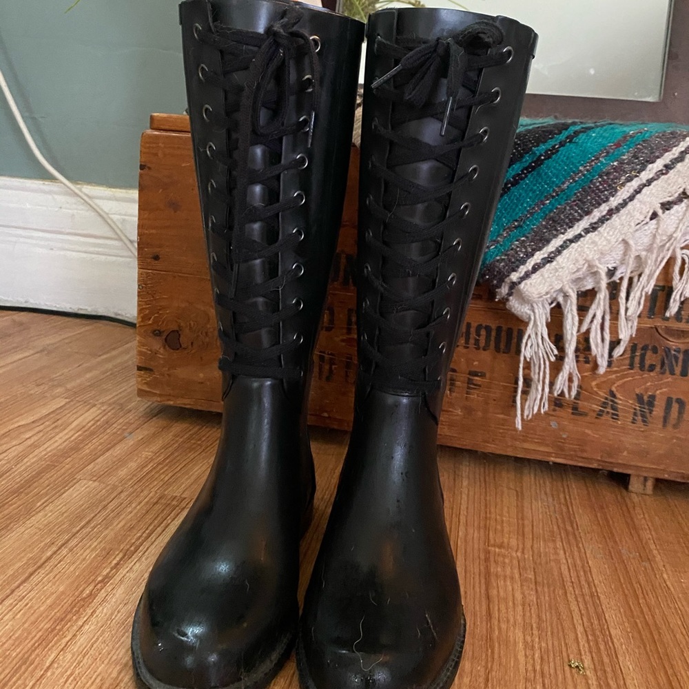 Black Lace Up Rain Boots! ☔️